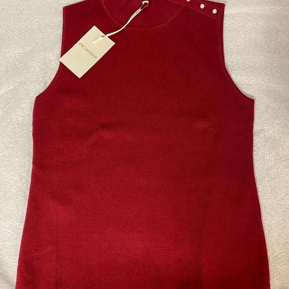 NWT Eesome  sleeveless ribbed mock neck sweater (Size: L)